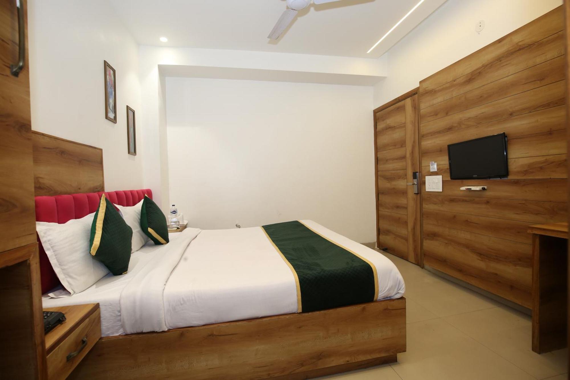 Hotel R V Regency Amritsar Exterior foto