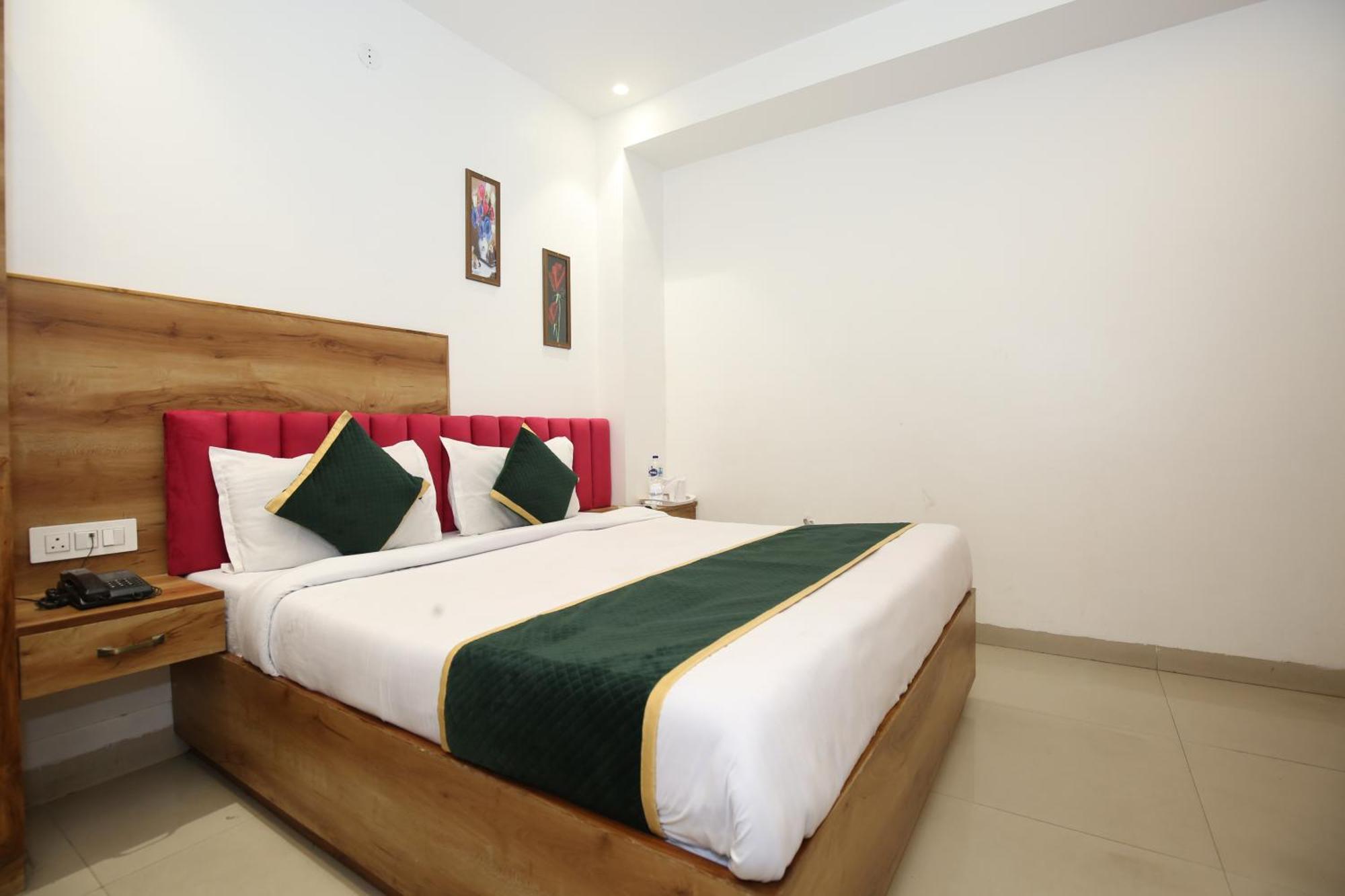Hotel R V Regency Amritsar Exterior foto