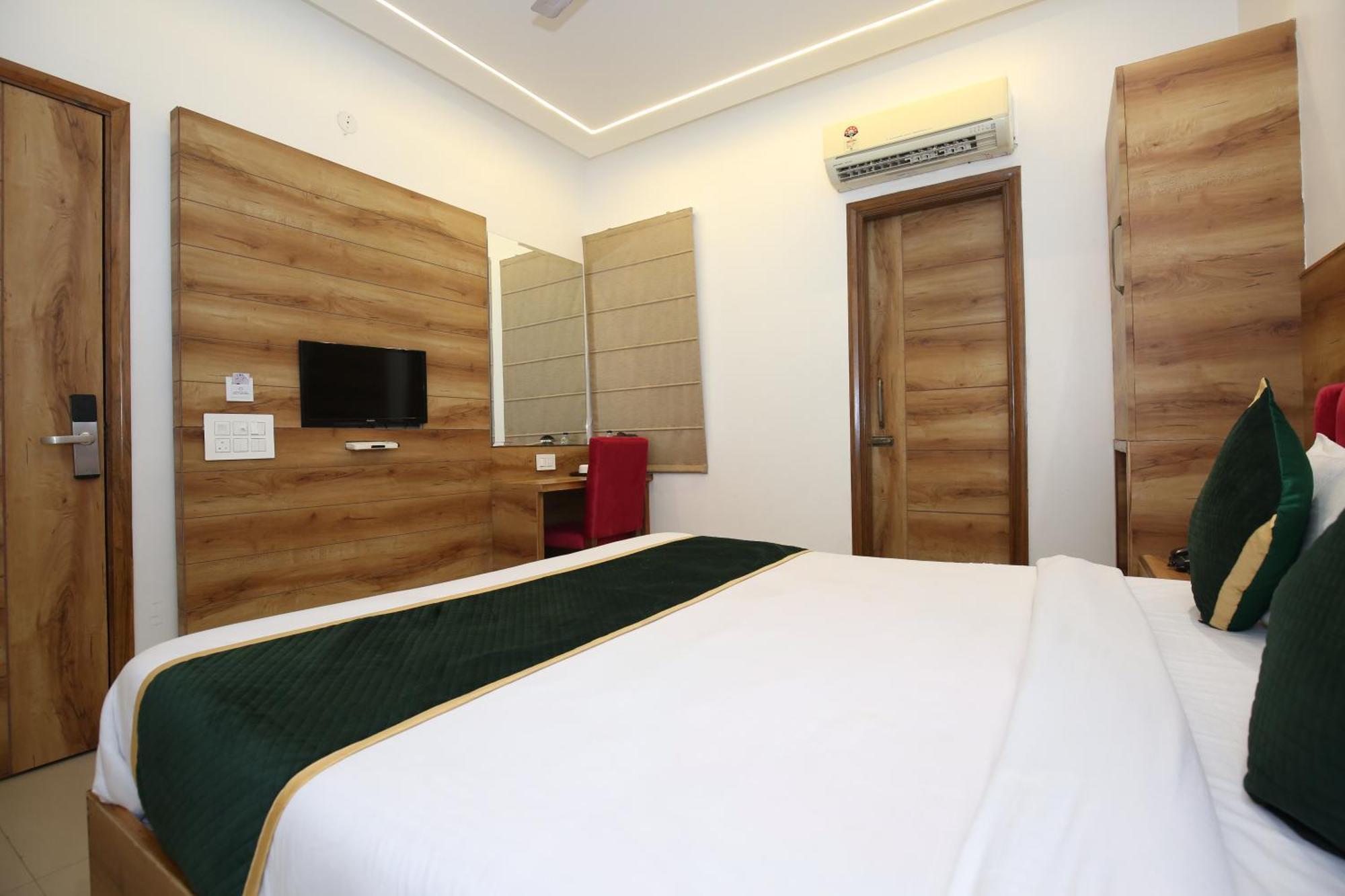 Hotel R V Regency Amritsar Exterior foto