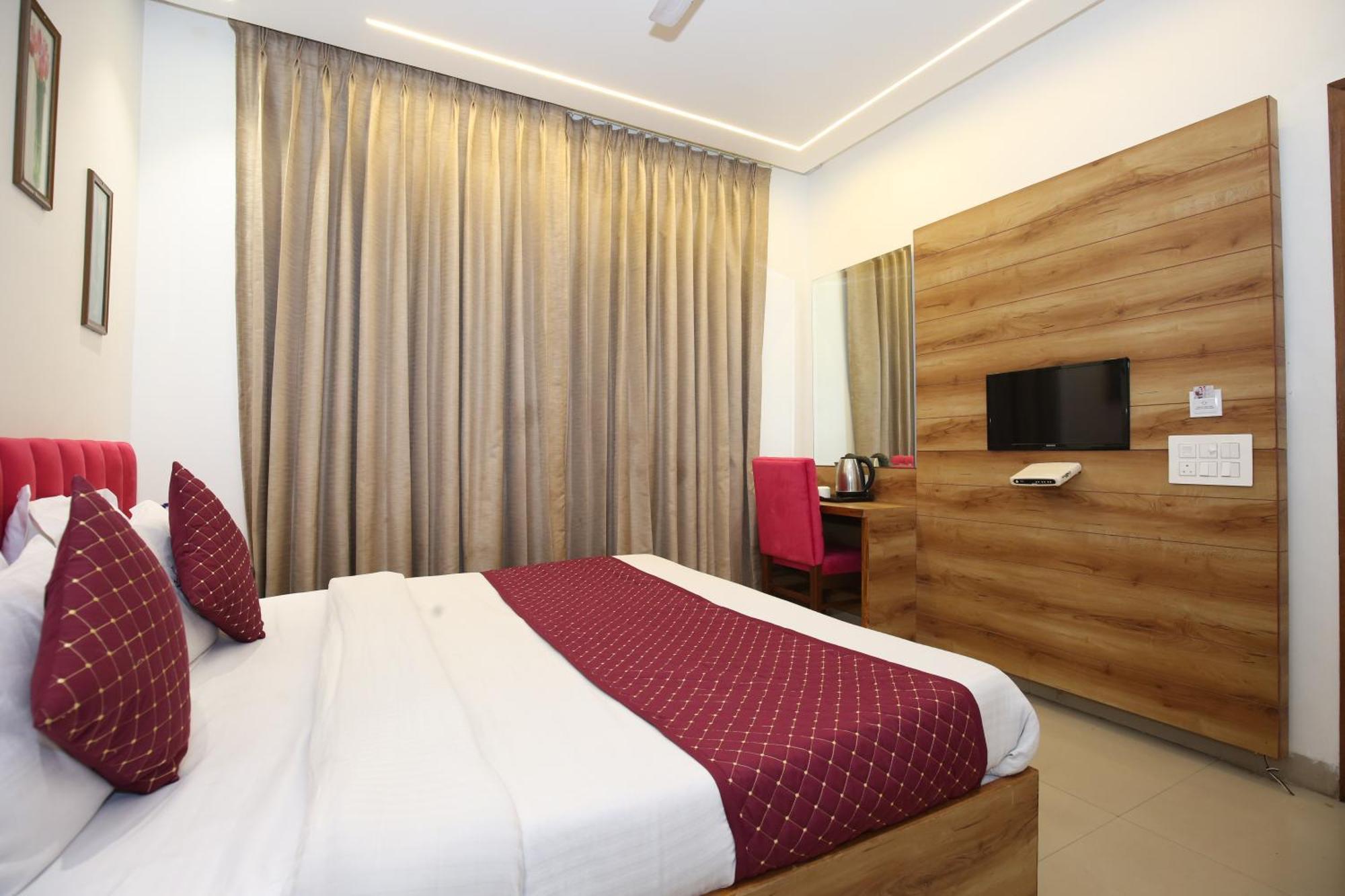 Hotel R V Regency Amritsar Exterior foto