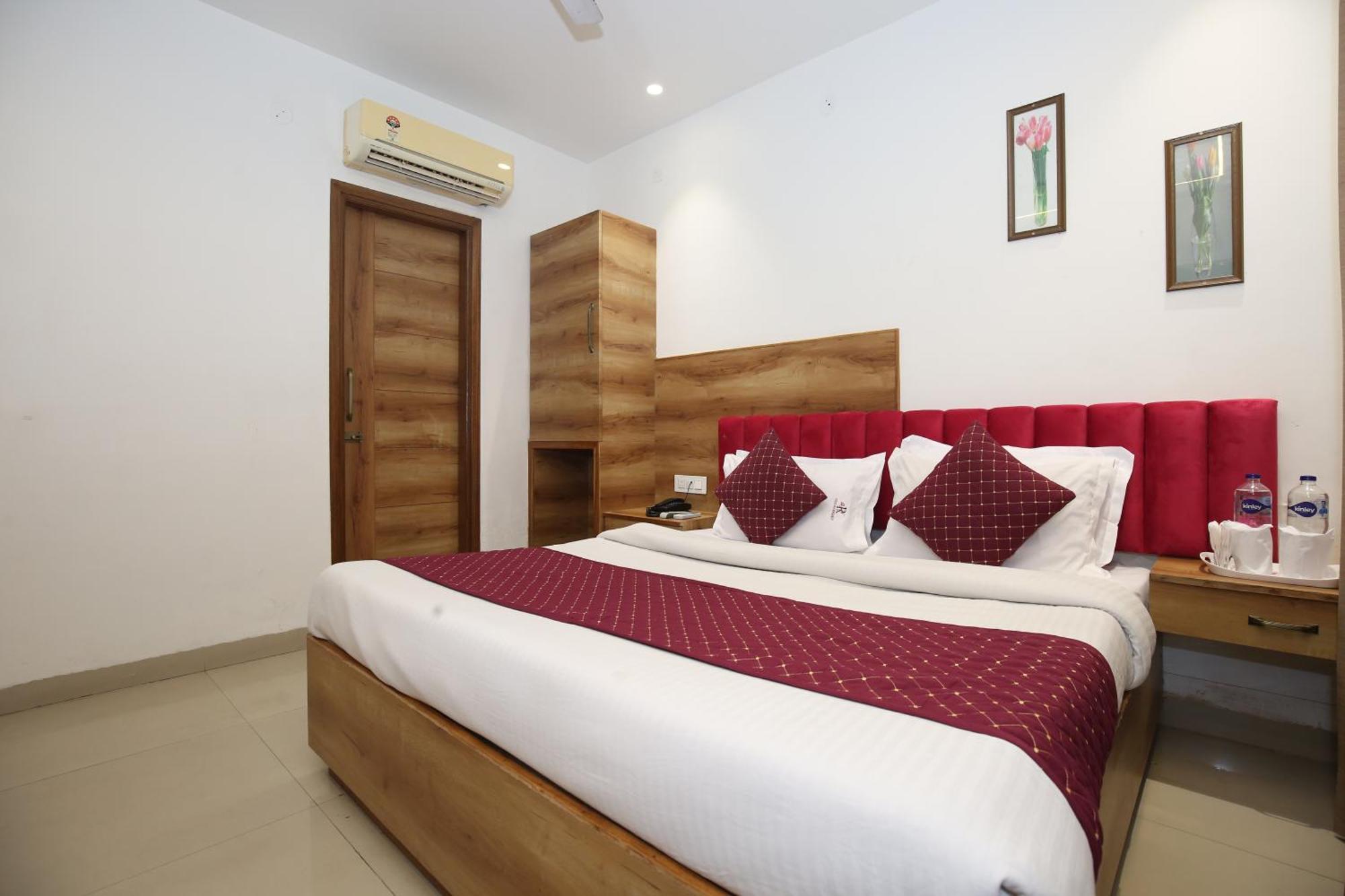Hotel R V Regency Amritsar Exterior foto