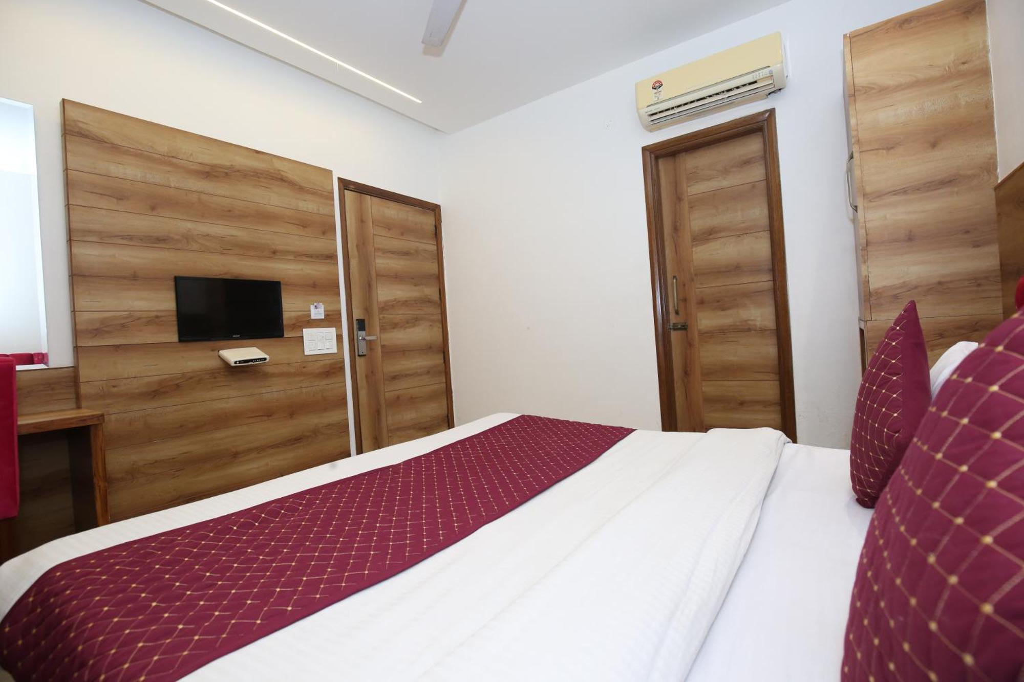 Hotel R V Regency Amritsar Exterior foto