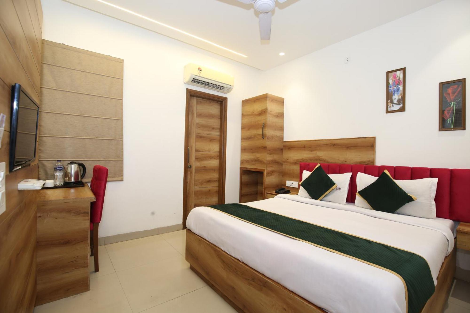 Hotel R V Regency Amritsar Exterior foto