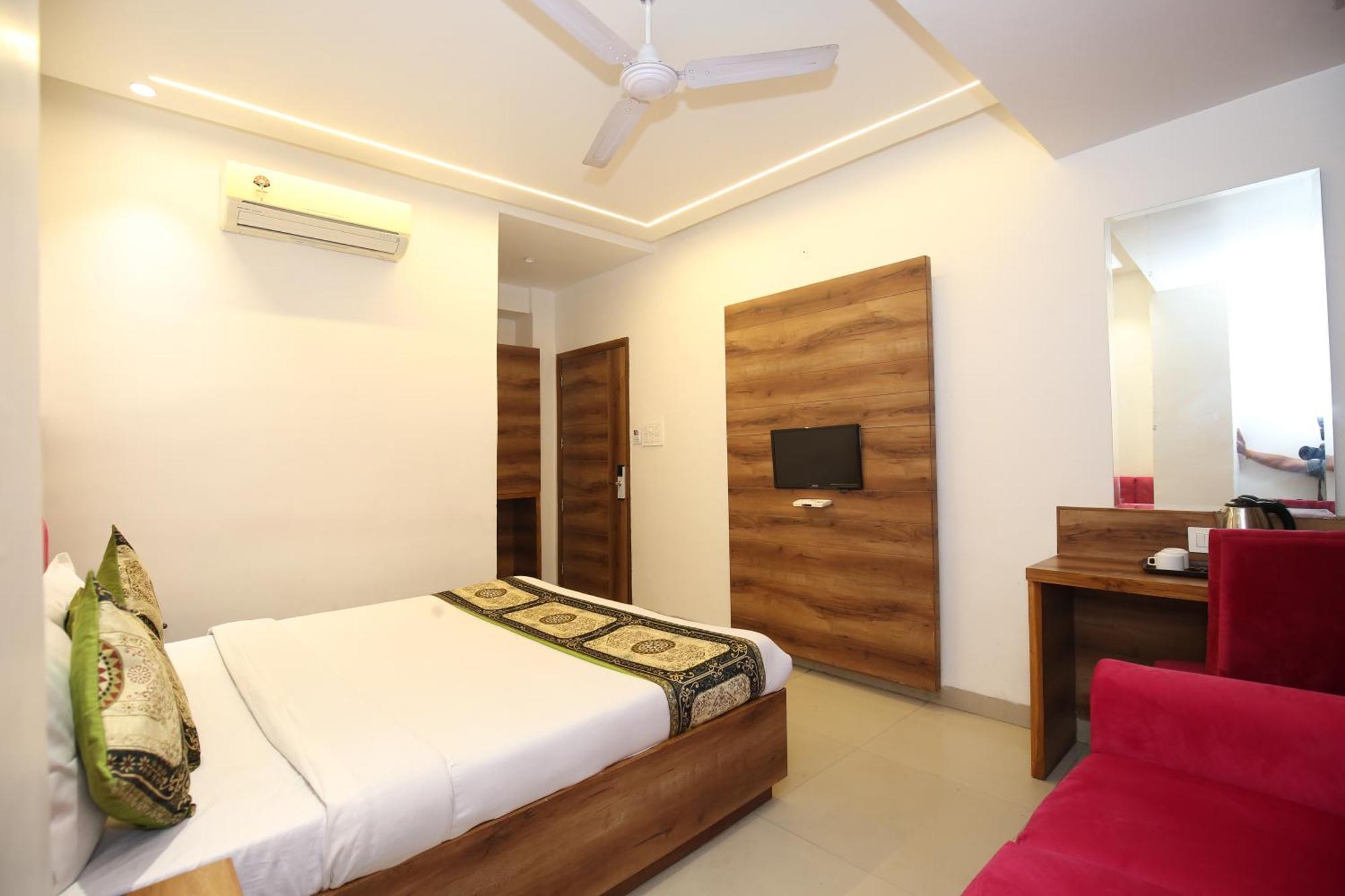 Hotel R V Regency Amritsar Exterior foto