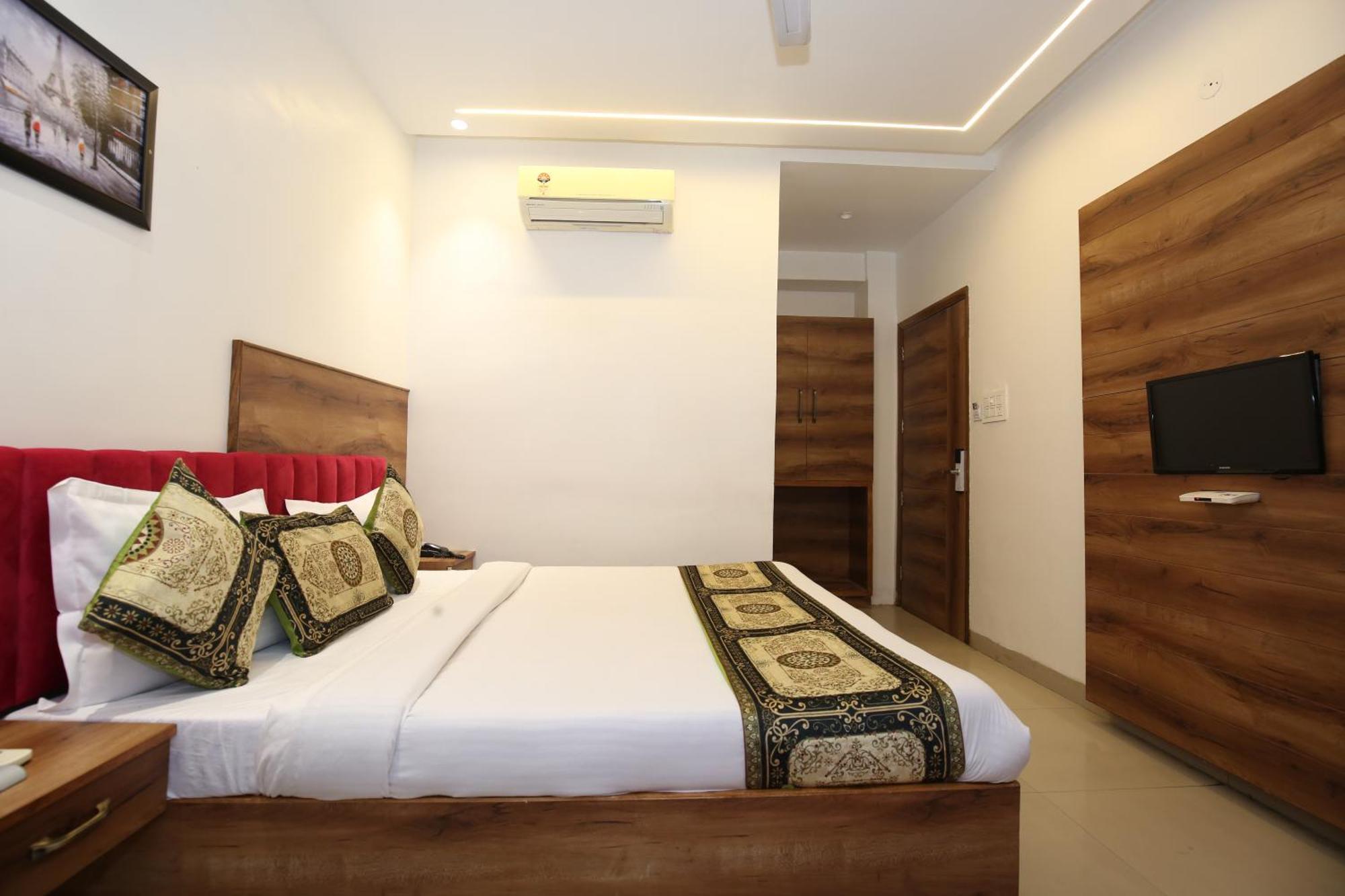 Hotel R V Regency Amritsar Exterior foto