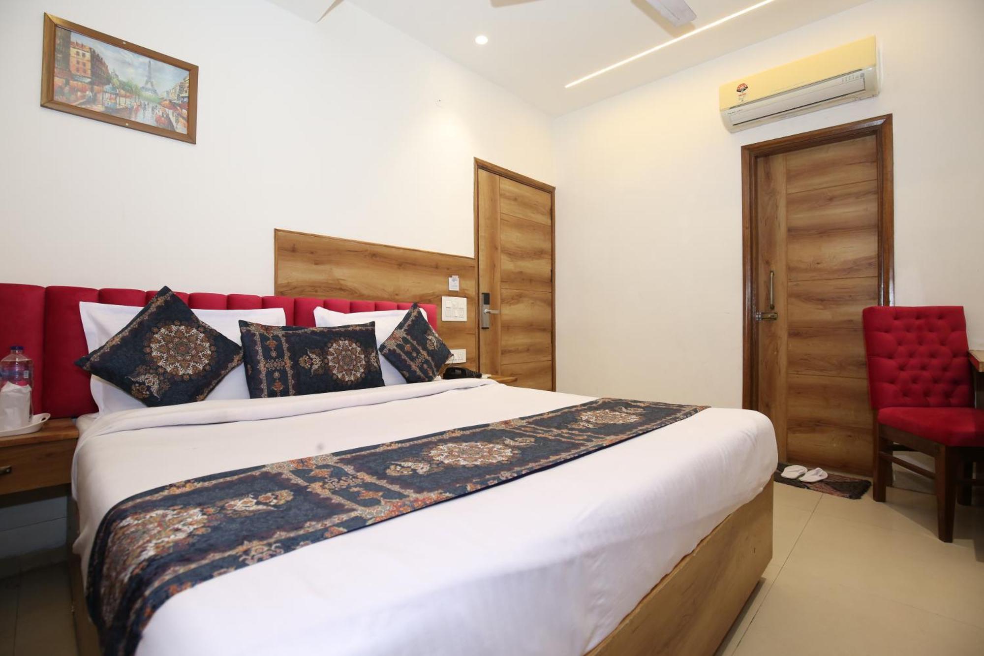 Hotel R V Regency Amritsar Exterior foto