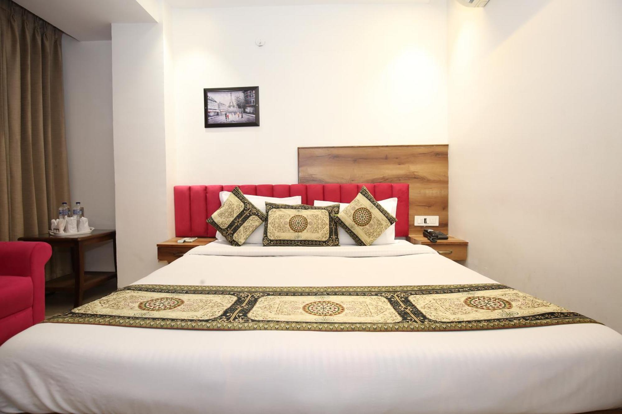Hotel R V Regency Amritsar Exterior foto