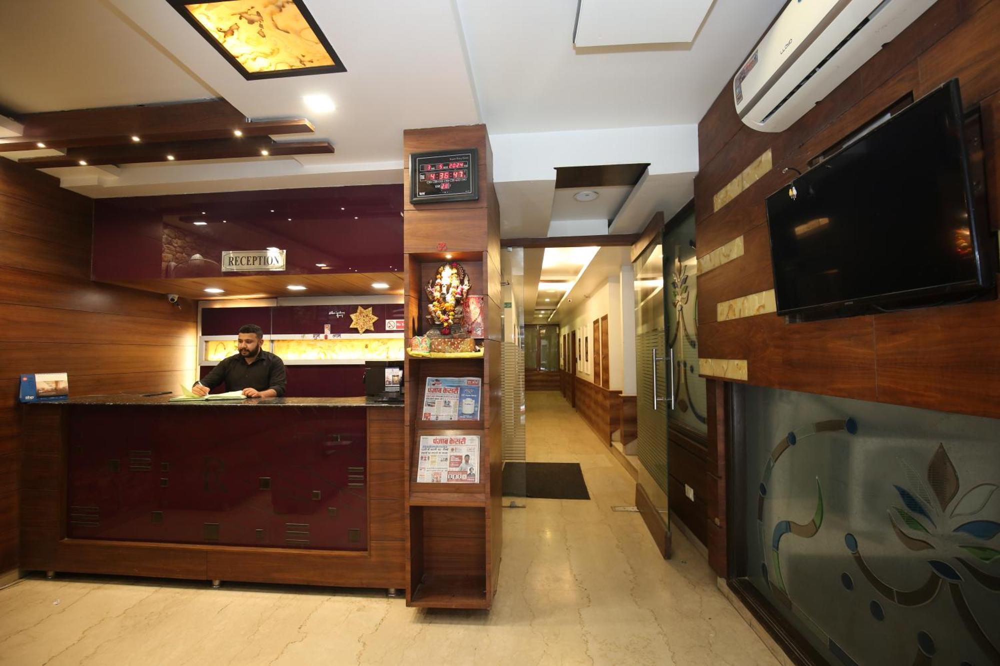 Hotel R V Regency Amritsar Exterior foto