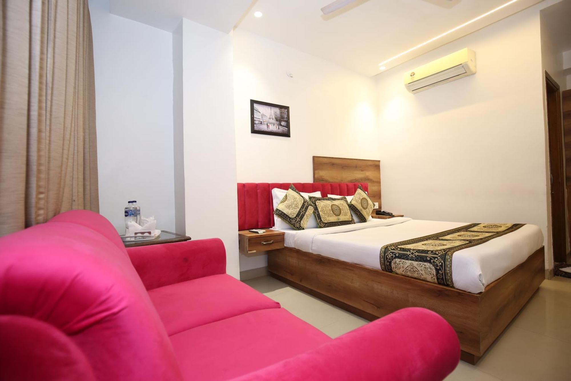 Hotel R V Regency Amritsar Exterior foto